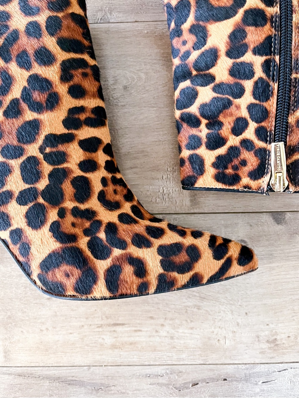 Vince Camuto Nandi2 Leopard Print Calf Hair Heeled Ankle Bootie Size 9 - Picture 9 of 13
